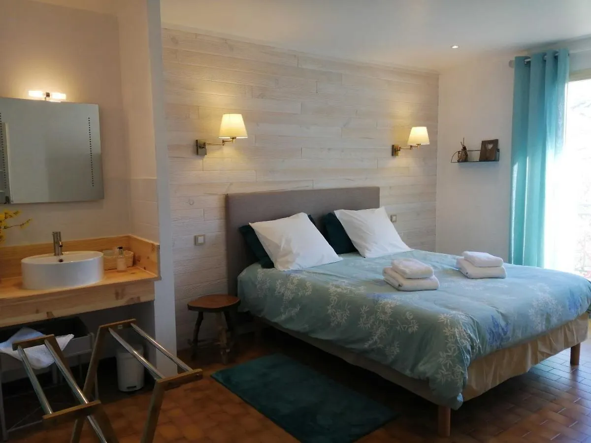 Alabrena Bed & Breakfast Feneyrols France